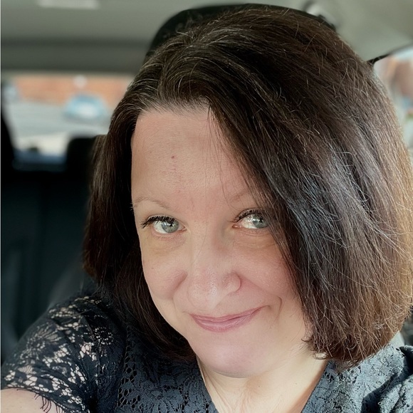 Meet your Posher, Jessica - Picture 3 of 8